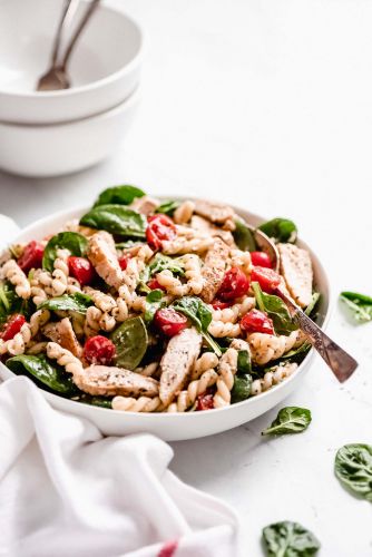 Chicken Pasta Salad with Spinach and Tomatoes