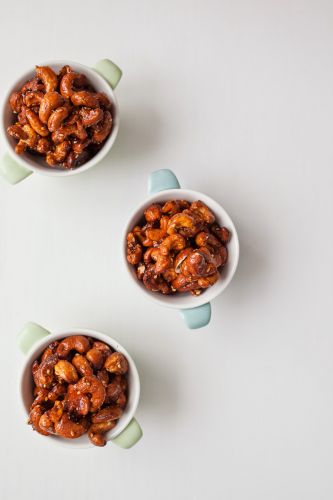 Honey and Sriracha-roasted cashews