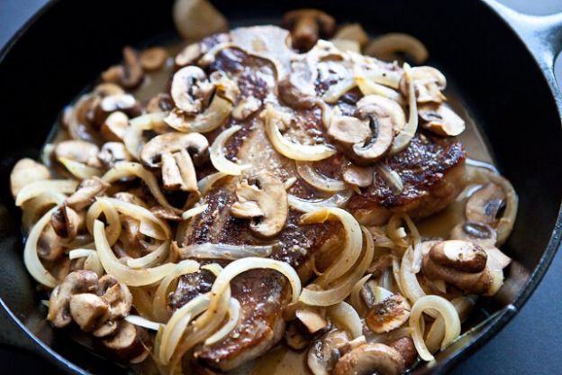 Steak with Whiskey Mushroom Sauce