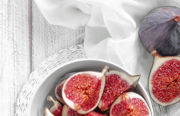 Sticky cinnamon figs