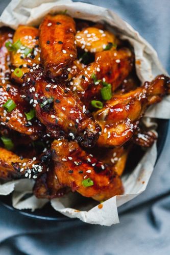 Sticky and Spicy Baked Chicken Wings