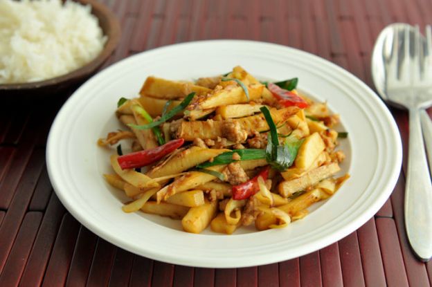 Stir-fried bamboo shoots