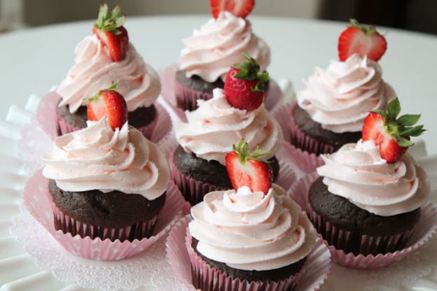 Strawberry dream frosting