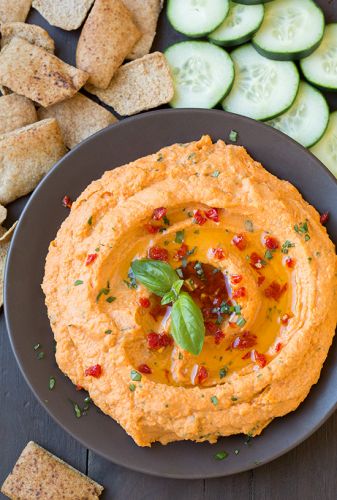 Sun-dried tomato basil hummus