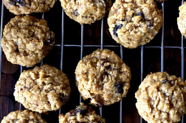 Thick Chewy Oatmeal Raisin Cookies