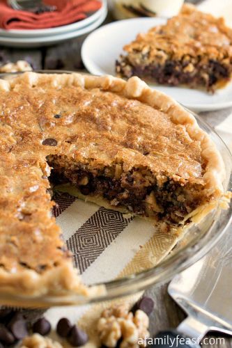 Chocolate chip cookie pie