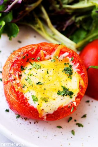 Baked Eggs in Tomato Cups