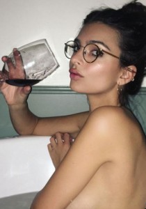 Smart Women Tend To Be Heavier Drinkers